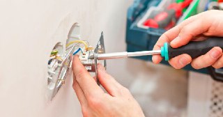 Электромонтажные работы Горно-Алтайск цена 460 руб Электрика под ключ